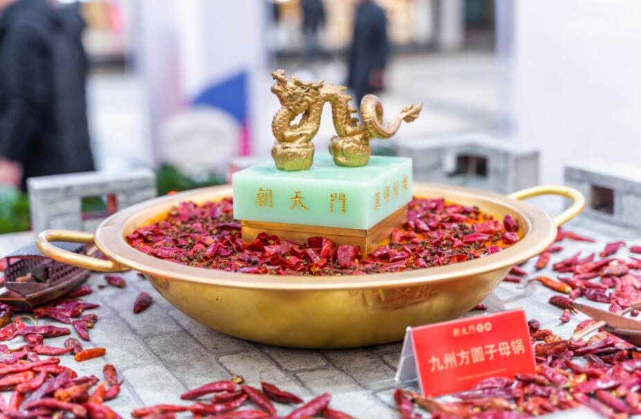 保山開(kāi)火鍋加盟店怎么樣？要注意什么？