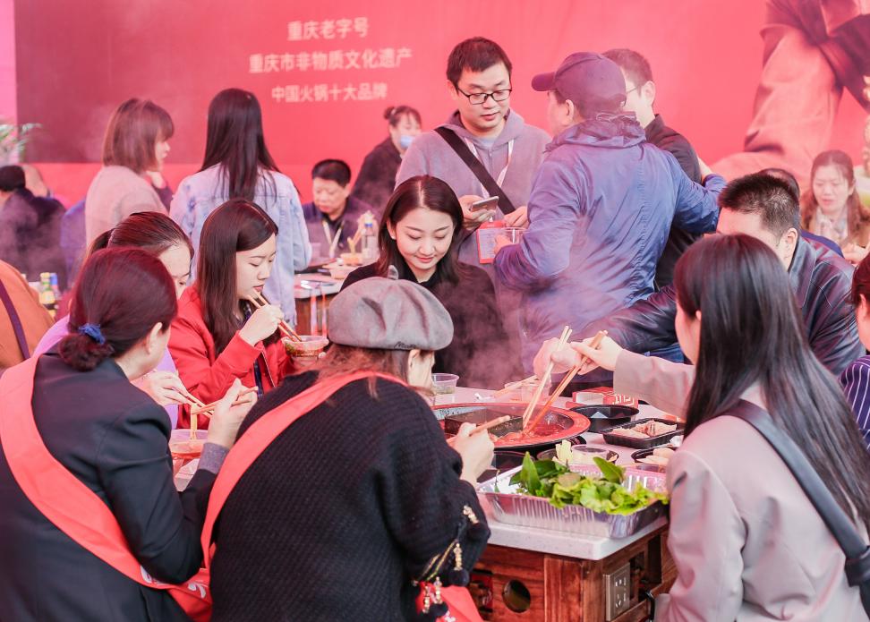 為什么現(xiàn)在的火鍋店都在開拓甜品賽道？