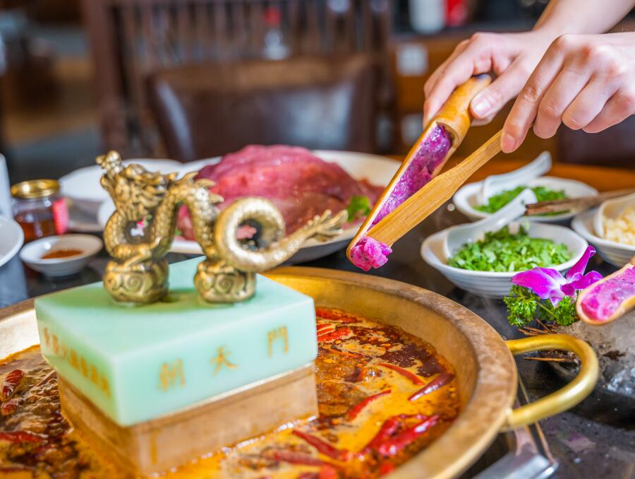 墊江開火鍋加盟店，如何做好戶外宣傳？