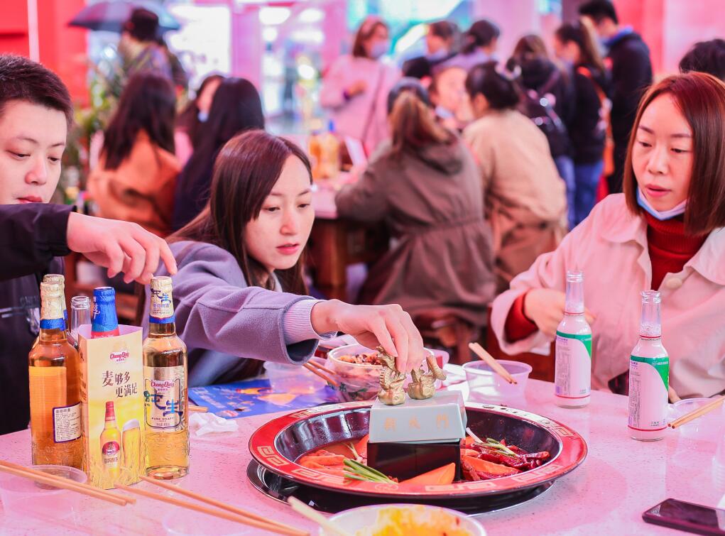 想加盟一家牛肉火鍋店該怎么做？