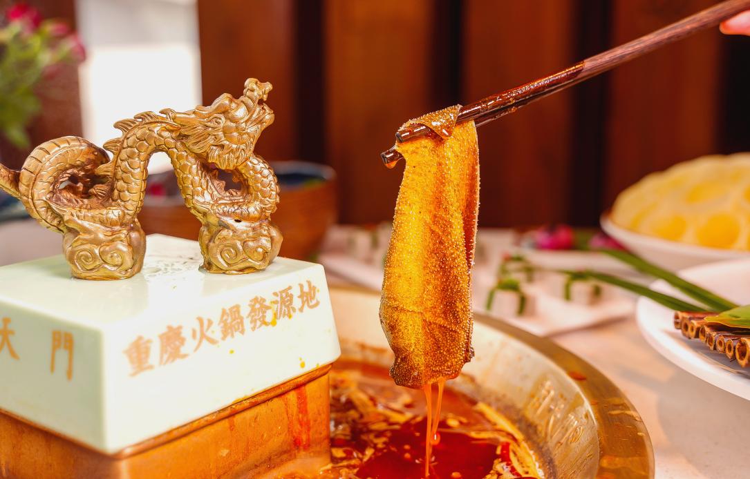 對面的火鍋店生意火爆，你該怎么辦？