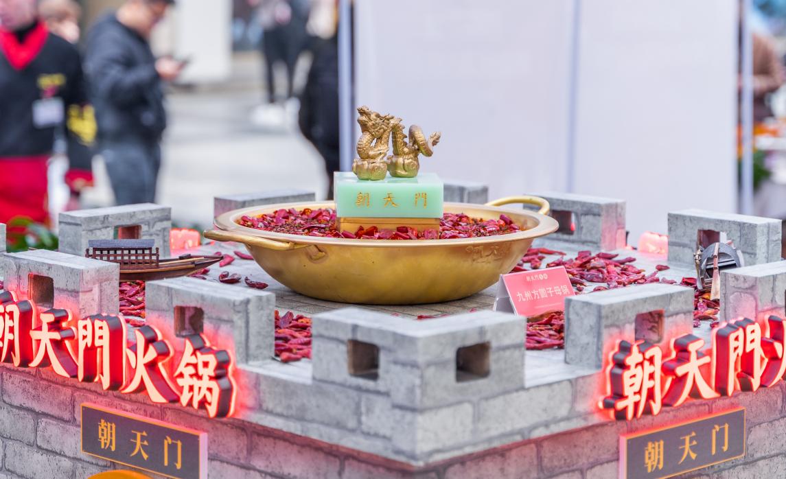 火鍋店特色菜品，大刀腰片，主打一個(gè)鮮！